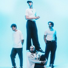 Colours in The Street +1&egrave;re Partie